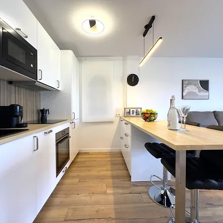 Paulmarie Lounge Ocean View Apartment *