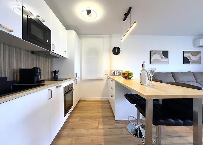 Paulmarie Lounge Ocean View Apartment *