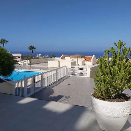 Апартаменти Paulmarie Lounge Ocean View