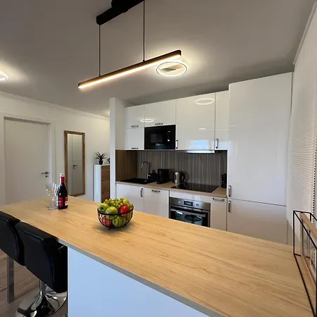 Апартаменти Paulmarie Lounge Ocean View *